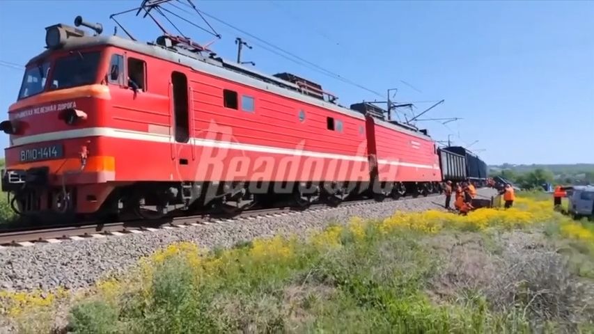 Video: Na Krymu vykolejil nákladní vlak. Rusové píší o výbuchu